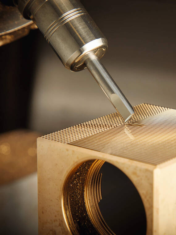 Precisão e acabamento impecável no desenvolvimento de metais AXOR