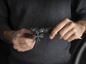 Desenvolvimento artesanal de metais AXOR com alto padrão de acabamento