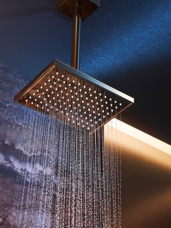 Chuveiro com tecnologia sustentável para uso consciente da água